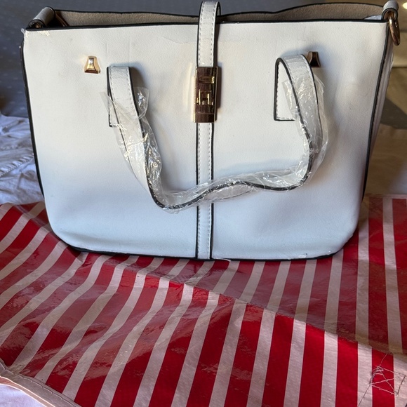 Handbags - White hand bag